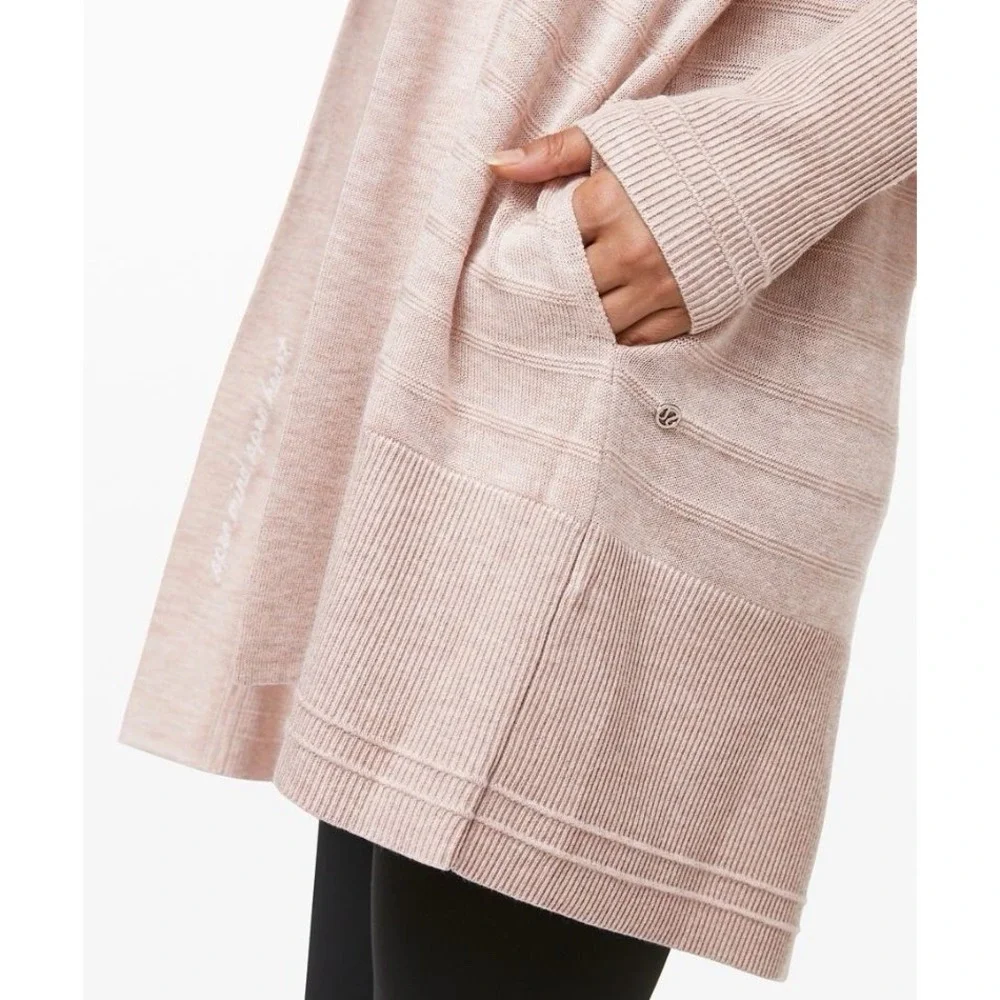 $168 NWT Lululemon Graceful Embrace Wrap *Cashlu Soft Size 4 PInk Bliss